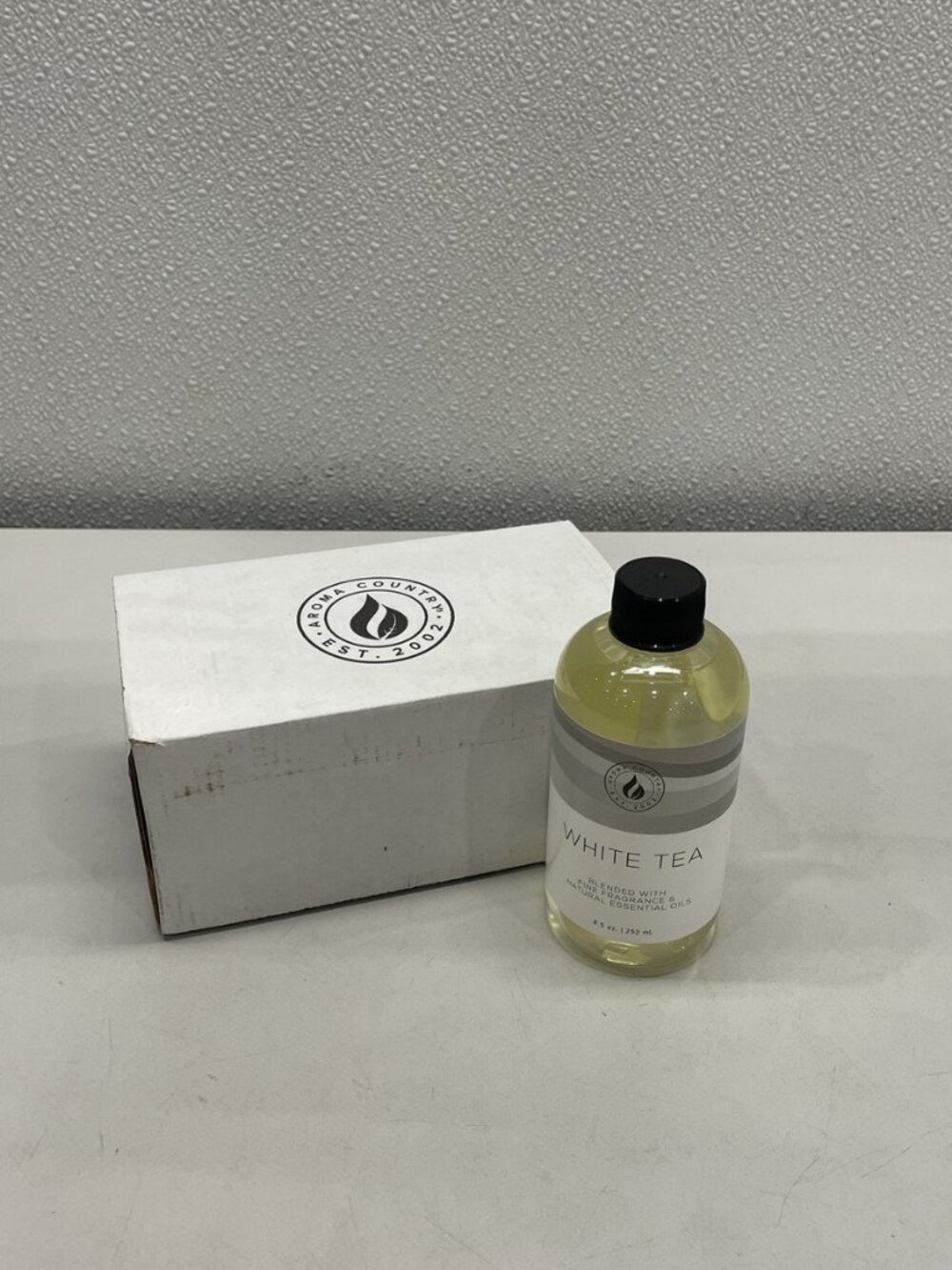*Aroma Country White Tea Diffuser Oil 8.5 oz**